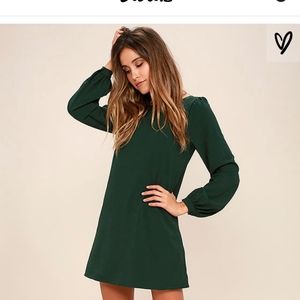 Green long sleeved shift dress